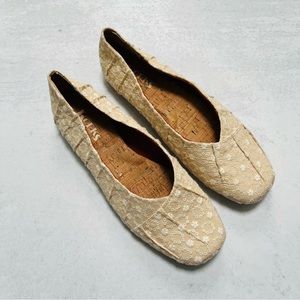 Korks Embroidered Flats 11